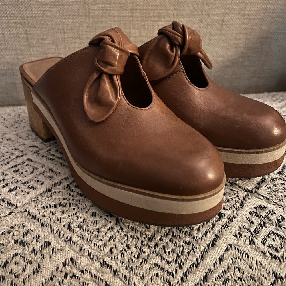 Bernardo clogs, size 7.5.